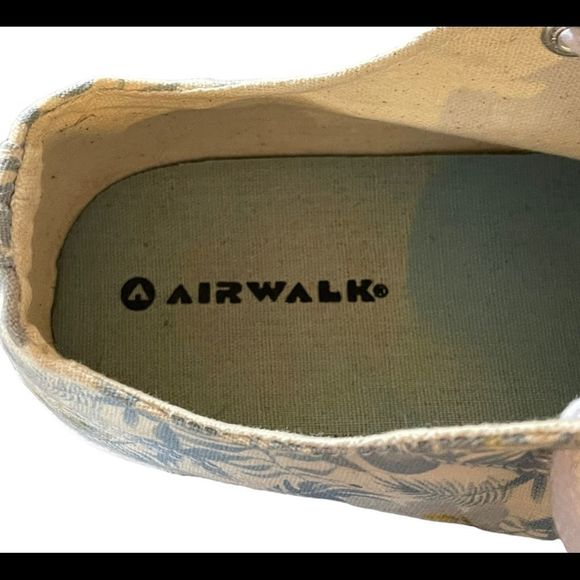 Airwalk Canvas Legacee Sneakers - Picture 9 of 12